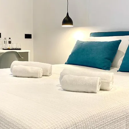 The One - Sun 'n Sea Гостьовий будинок Ла-Спеція