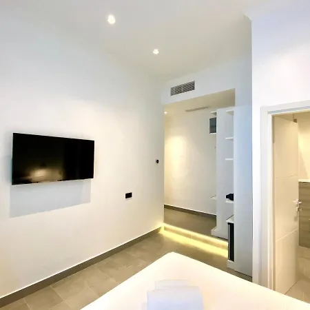 Guest house The One - Sun 'n Sea *