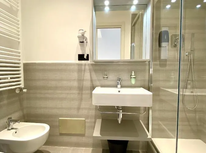 The One - Sun 'n Sea Pensión