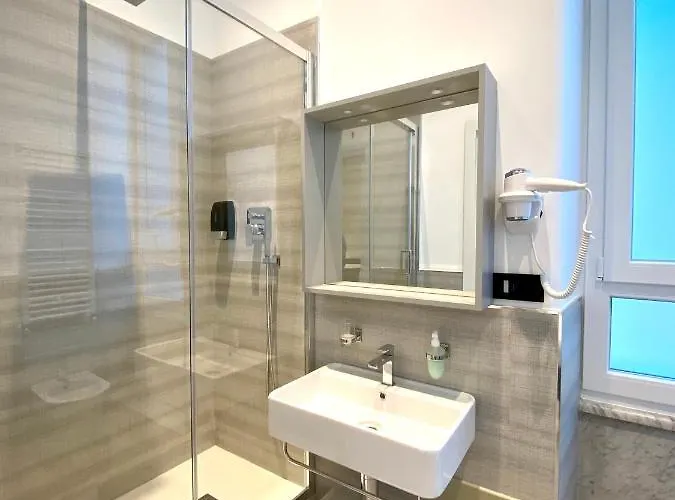 The One - Sun 'n Sea Pensión